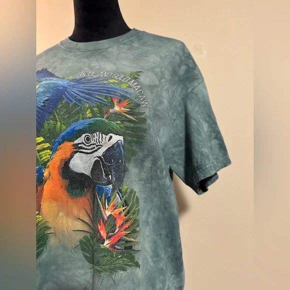 Preloved The Mountain Blue And Gold Macaws Green Classic T-Shirt size large - Picture 3 of 11